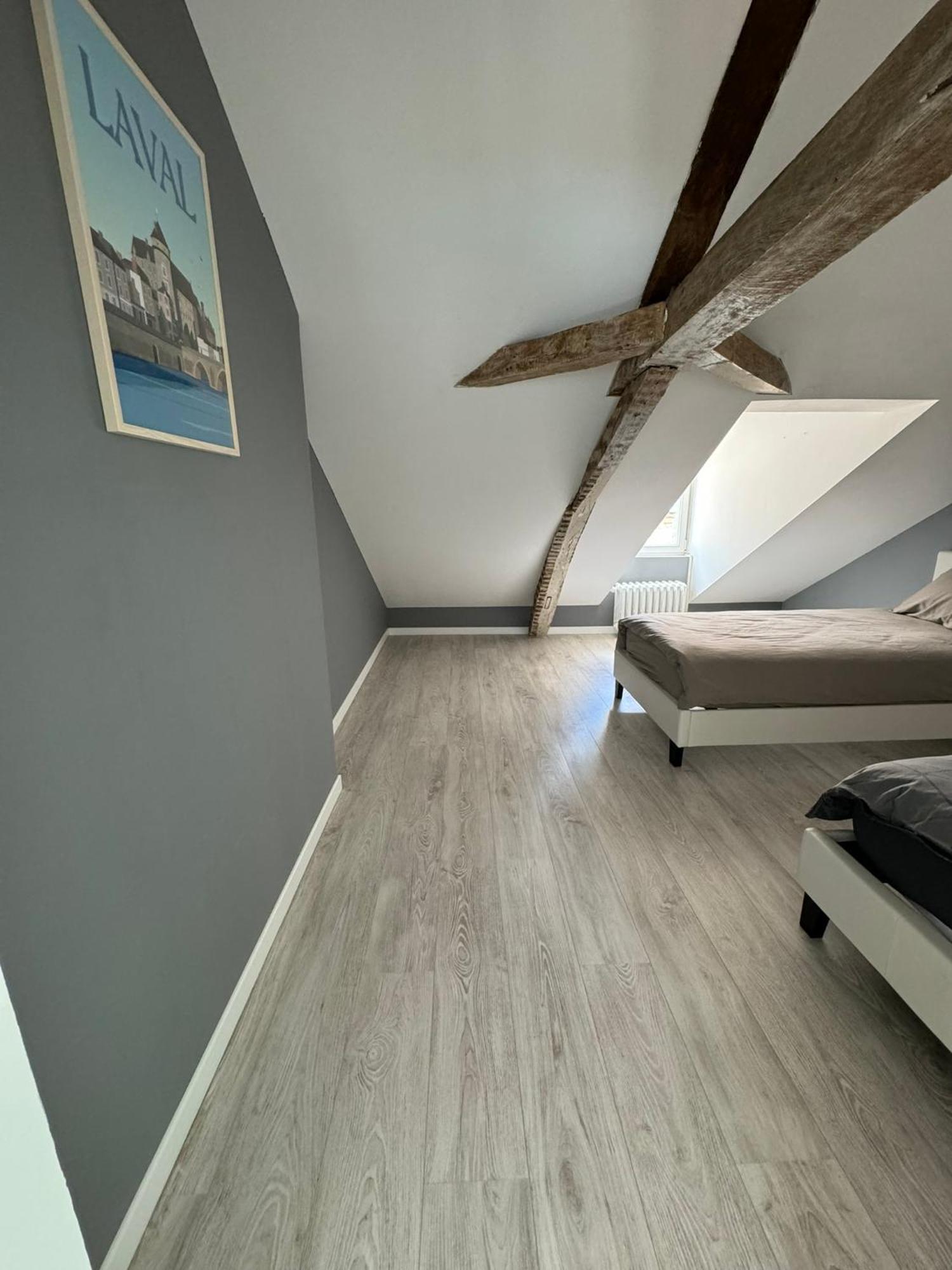 Appartement En Centre-Ville - Local Velos Disponible Mayenne Ngoại thất bức ảnh
