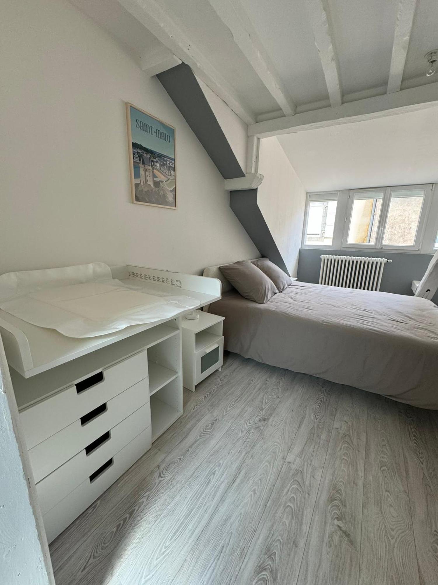Appartement En Centre-Ville - Local Velos Disponible Mayenne Ngoại thất bức ảnh