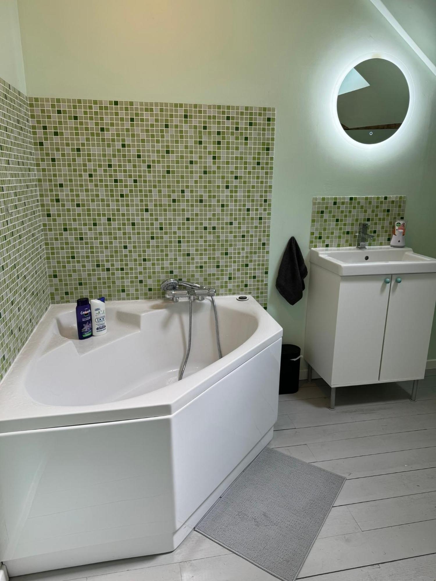Appartement En Centre-Ville - Local Velos Disponible Mayenne Ngoại thất bức ảnh